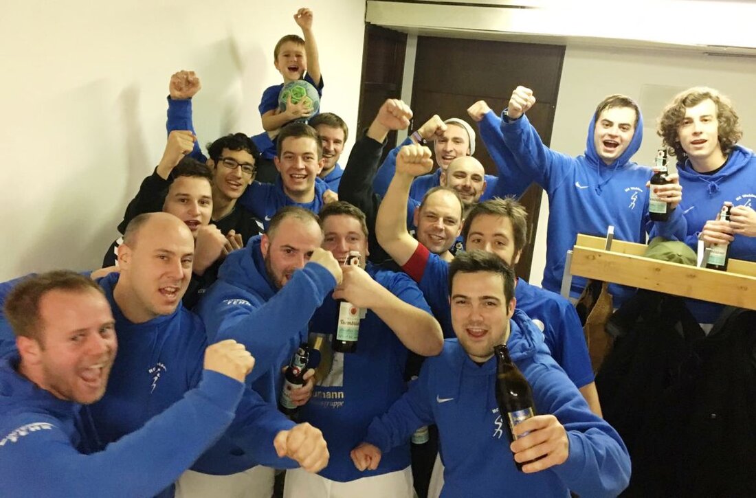 Weiden. Die Zuschauer der Begegnung HC Weiden gegen HSG Nabburg/Schwarzenfeld kamen am Samstag zu später Stunde auf ihre Kosten. Nach einem sehr abwechslungsreichen Spiel konnten die Hausherren mit 29:26 erneut [&hellip;]