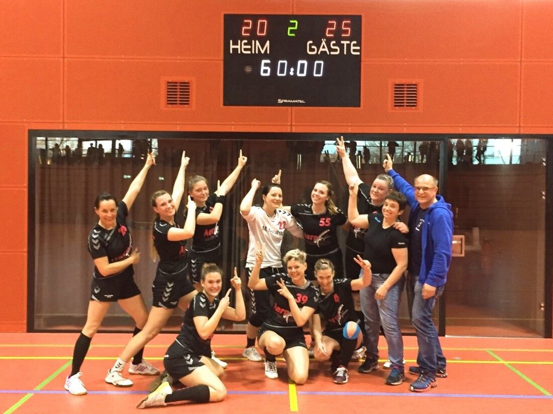 Weiden. Die Halle war gut besucht und es lang sehr viel Spannung in der Luft: Beide Teams, die Damen des HC Weiden und die direkten Tabellenkonkurrenten SG Rohr/Pavelsbach wollten die Punkte [&hellip;]