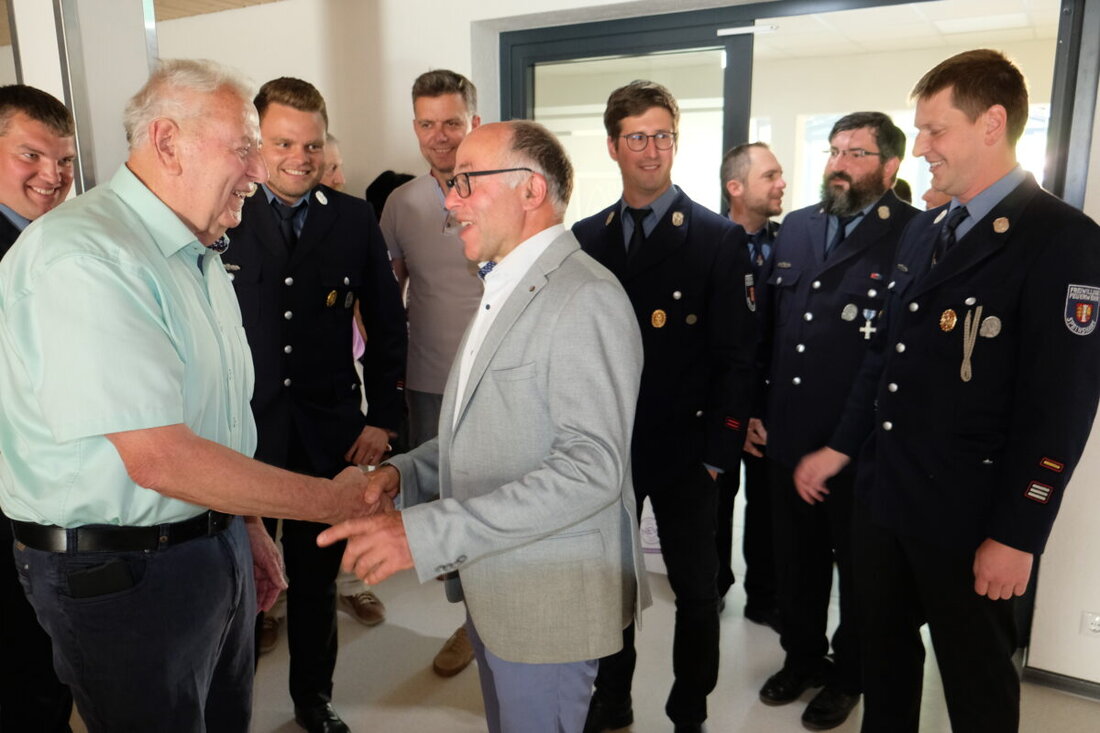 Speinshart. Hans Diepold, eine prägende Persönlichkeit der Gemeinde und des Ehrenamts, feierte seinen 85. Geburtstag. Er wurde für sein langjähriges Engagement und seine Lebensleistung geehrt.