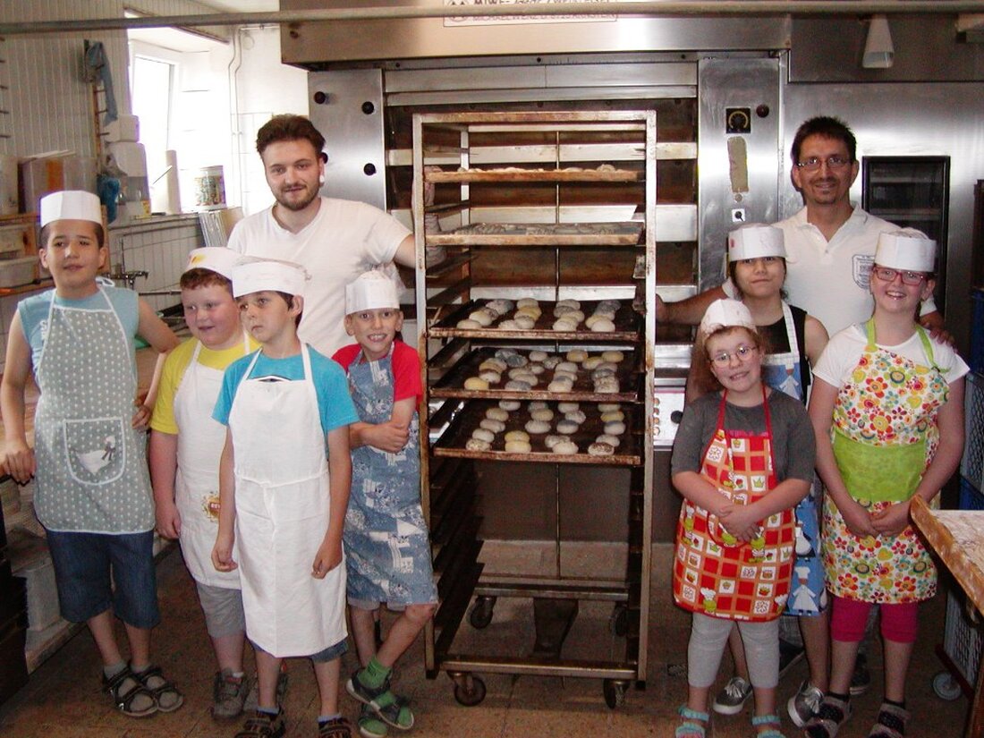 Wurz/Irchenrieth. Im Rahmen des Sachunterrichts „Korn zum Brot“ fuhren die Kinder der Klasse 3b von der Förderschule des HPZ Irchenrieth nach Wurz. Von Tom Kreuzer Nachdem sie schon auf einen [&hellip;]