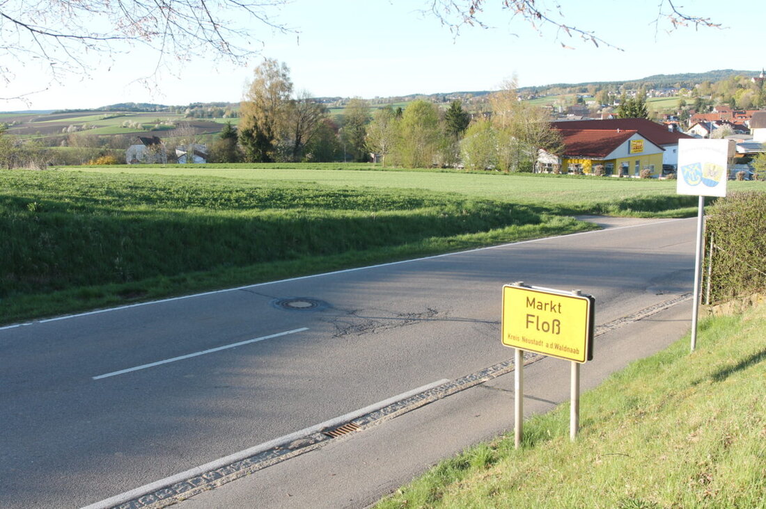 Floß. Der Marktgemeinderat hat den Haushalt 2026 einstimmig beschlossen; trotz knapper Lage braucht es Mittel aus der Rücklage und einen Kredit. Investiert wird in Schule, Kitas, Wasser und das Gewerbegebiet "Im Reiserwinkel".