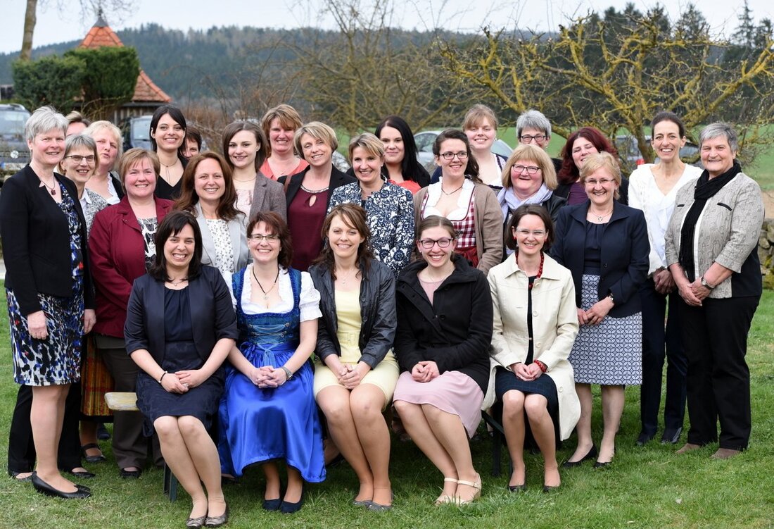 Rotzendorf. Sie haben zwei Jahre lang neben Beruf und Familie abends auch noch die Schulbank gedrückt. Jetzt dürfen 20 Absolventinnen der Fachschule Hauswirtschaft endlich die hart erarbeitete Urkunde in Händen [&hellip;]