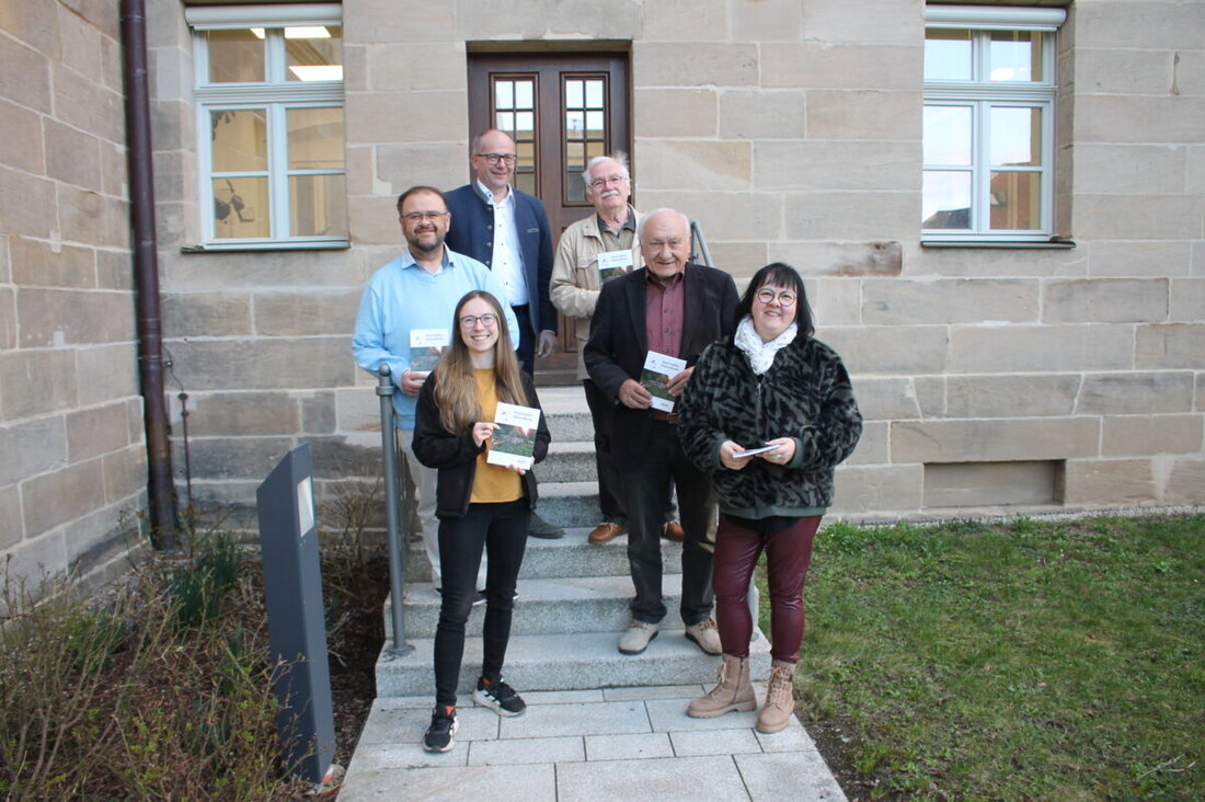Kemnath. Der HAK präsentiert im Rathaus die 45. Ausgabe des Kemnather Heimatboten. Das Jahrbuch beleuchtet NS-Zeit und Kriegsende und ist für vier Euro im Buchhandel und im Museum erhältlich.