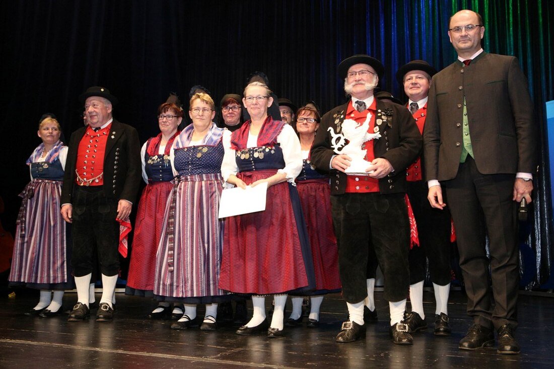 Weiden. D’Altbairischen Weiden e.V. haben den “Heimatpreis Oberpfalz” verliehen bekommen. Finanz- und Heimatstaatssekretär Albert Füracker lobte Vereine und Institutionen, die die Tradition Bayerns in Ehren halten. Mit der Pflege von [&hellip;]