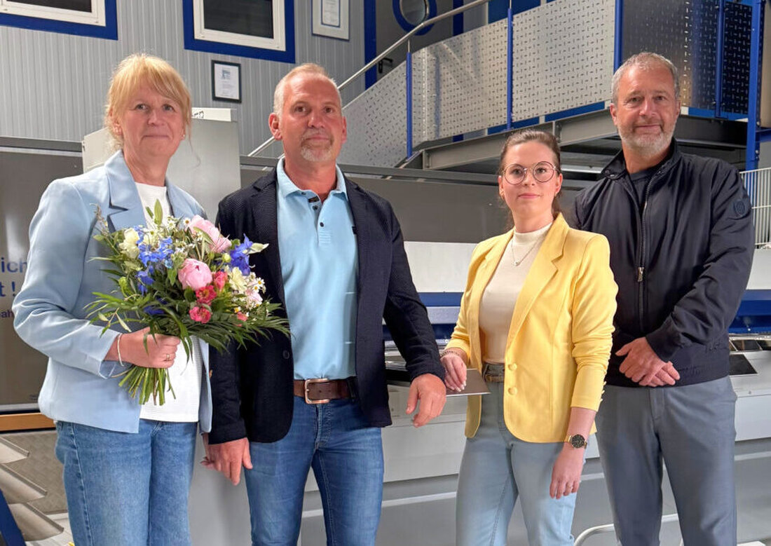 Schwandorf. Die Heimerl Metall GmbH feiert ihr 20-jähriges Jubiläum und steht seit Mai 2006 für Qualität im Metall- und Fassadenbau. Die städtische Wirtschaftsförderung gratuliert dem wichtigen Arbeitgeber mit 15 Mitarbeitenden.