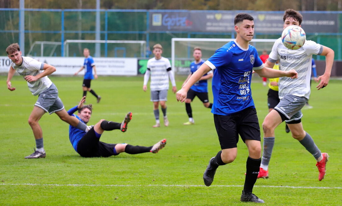 Etzenricht. Nach dem gelungenen Bezirksliga-Comeback empfängt der SV Etzenricht am Samstag zur Heimpremiere die SpVgg Weiden II. Die junge Weidner Elf gilt als Titelfavorit, doch die Bilanz spricht für die Heimelf.