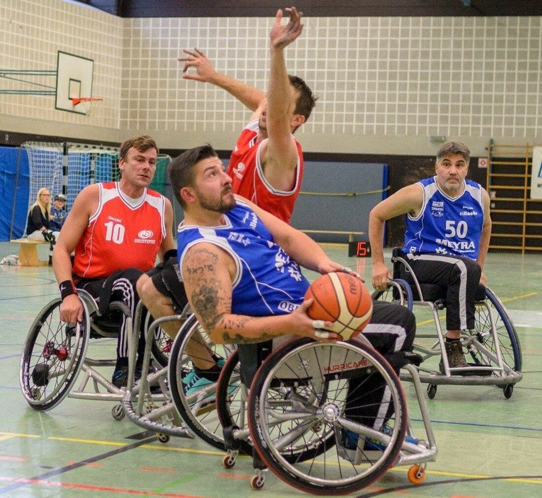 Weiden. Die „rollactiv Baskets 1“ des BVS Weiden starten mit zwei Siegen in die Regionalliga Saison 2017/18. Mit Gesche Schünemann (langjährige Bundesliga- und Nationalspielerin und wohl eine der weltbesten Rollstuhlbasketballerinnen) konnte die [&hellip;]
