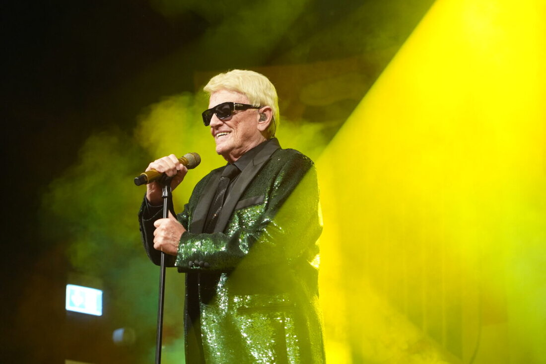 [Advertorial] Weiden. Heino bringt seine Solo-Tour „Made in Germany“ 2026 in die Max-Reger-Halle und liefert Hits von Schlager bis Volkslied. Das Konzert erleben Sie am 7. April 2026 ab 19 Uhr. Der Kartenvorverkauf läuft bereits bei SchlagerTickets.com und weiteren Vorverkaufs-Stellen.