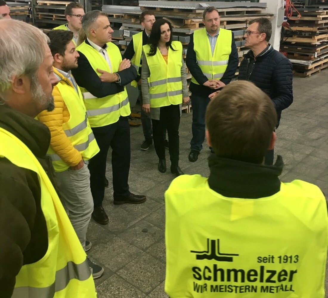Waldershof. Die Firmengruppe Schmelzer bleibt seinen Wurzeln treu. Stehen bleibt die Metallbaufirma aber nicht.  Die Tour “Ein Landkreis im Aufbruch” soll zeigen, was der Landkreis zu bieten hat. Ein Besuch [&hellip;]