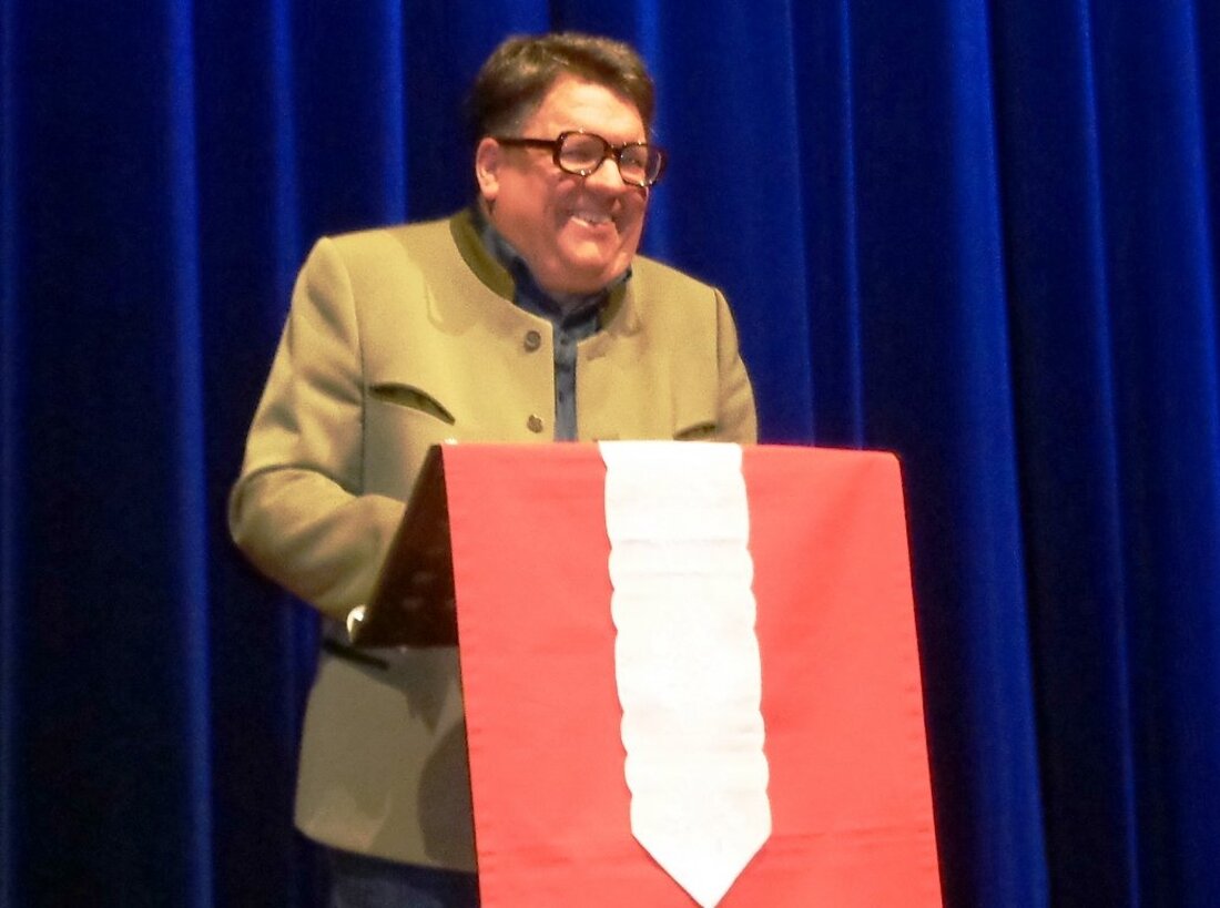 Weiden. Das Helmut Schleich ein hervorragender Kabarettist ist, das war noch nie ein Geheimnis. Aber bei seinem neuen Programm „Kauf Du Sau“ in der nahezu ausverkauften Max-Reger Halle in Weiden [&hellip;]