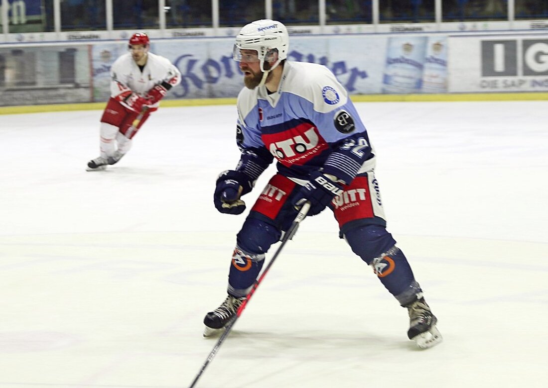 Weiden. Mit Herbert Geisberger hat ein weiterer Spieler aus dem Kader seinen Vertrag bei den Blue Devils Weiden um ein Jahr verlängert. Herbert Geisberger begann die abgelaufene Spielzeit in der Oberliga [&hellip;]