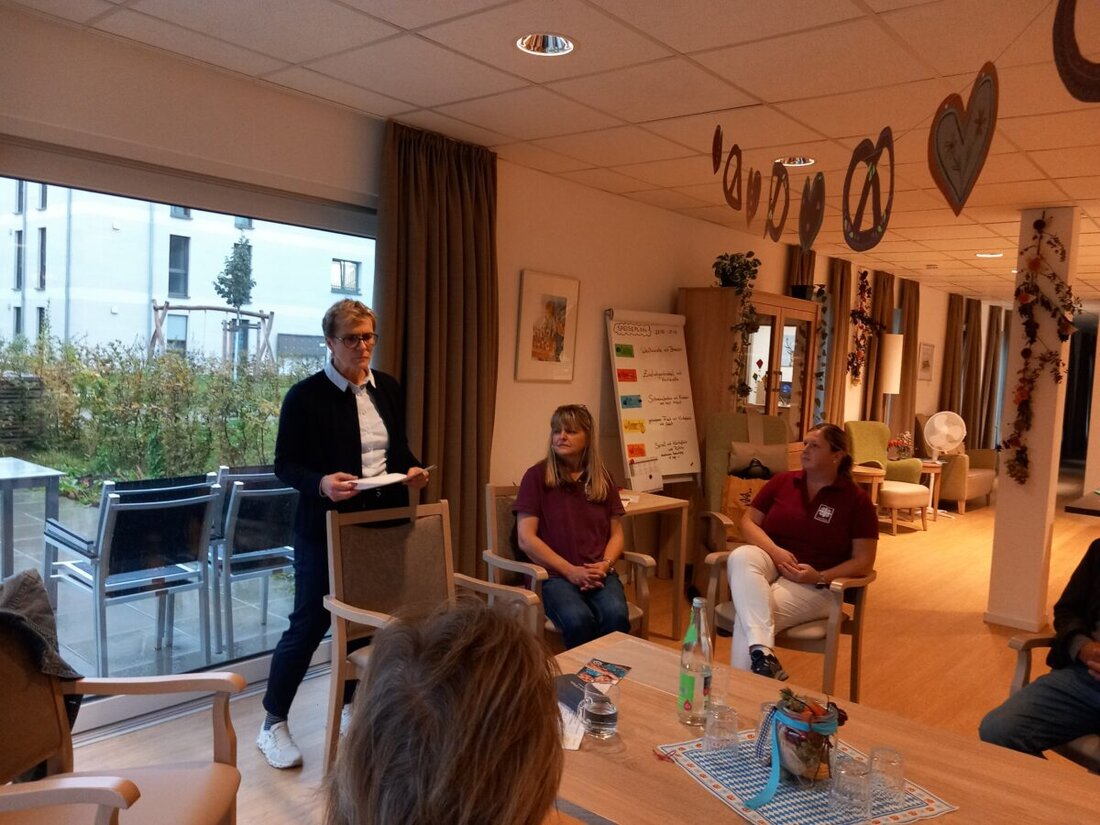 Mitterteich. Im Rahmen der bayerischen Demenzwoche lud die Seniorenfachstelle zu einem Informationsabend in die Caritas Tagespflege "Zanklgarten" ein.