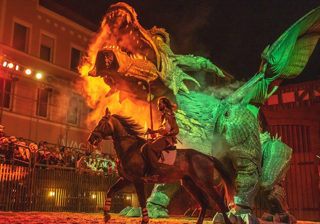 Furth im Wald. Die Drachenstich - Festspiele Furth im Wald laden in Furth im Wald, Drachenstich Arena zu einer Aufführung ein und treten als Veranstalter aus Furth im Wald am Stadtplatz 2 auf. Ein Ticket ist über okticket.de erhältlich.