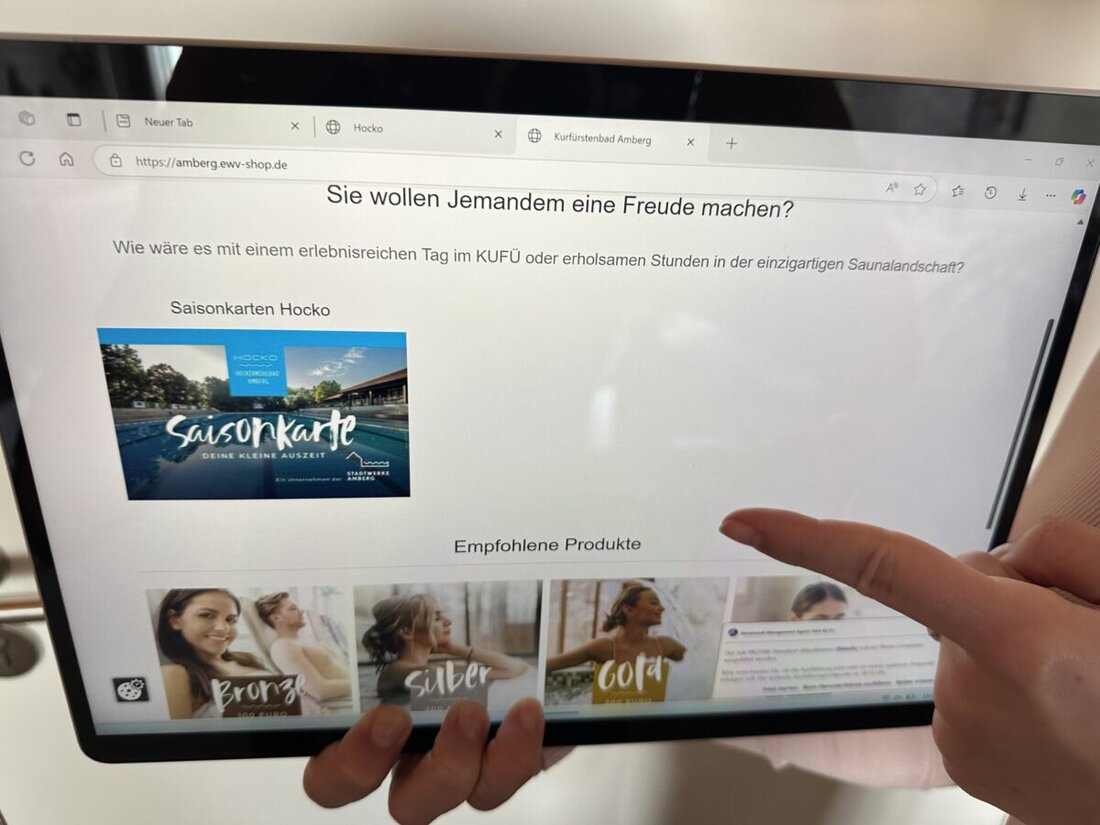 Amberg. Das Hockermühlbad startet am 1. Mai 2025 mit neuen Angeboten wie einer Textil-Sauna und einer Poolparty am 12. Juli. Saisonkartenverkauf beginnt online und an der Kasse ab 1. April.