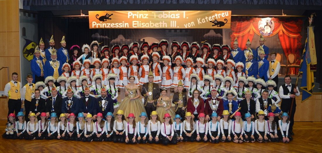 Neustadt/WN. Kinder-, Jugend- und Prinzengarde, Funkenmariechen, Elferrat und Schautanzgruppe – beim Lumpenball am kommenden Freitag, 9. Februar, bietet der Verein Neustädter Faschingszug sein volles Programm auf, bei dem rund 120 [&hellip;]