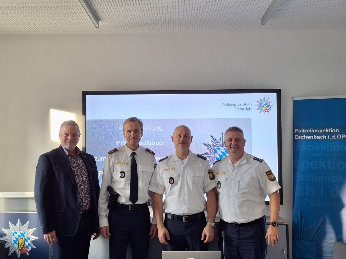 Eschenbach. Holger Jodlbauer ist neuer stellvertretender Leiter der PI Eschenbach. Am 4. November 2025 führte Polizeivizepräsident Robert Fuchs ihn ins Amt ein und die Verfügungsgruppe leitet er künftig.
