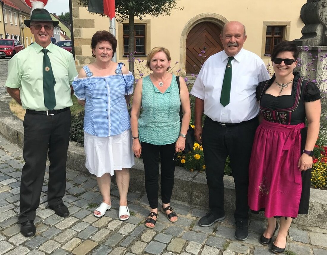 Grafenwöhr. Für die Schützen der „Königlich privilegierten Feuerschützengesellschaft Hubertus 1888 Grafenwöhr“ hat sich der Trainingsfleiß gelohnt. Bei den Bayerischen Meisterschaften auf der Olympiaschießanlage in München-Hochbrück erreichten sie ausgezeichnete Ergebnisse. Von [&hellip;]