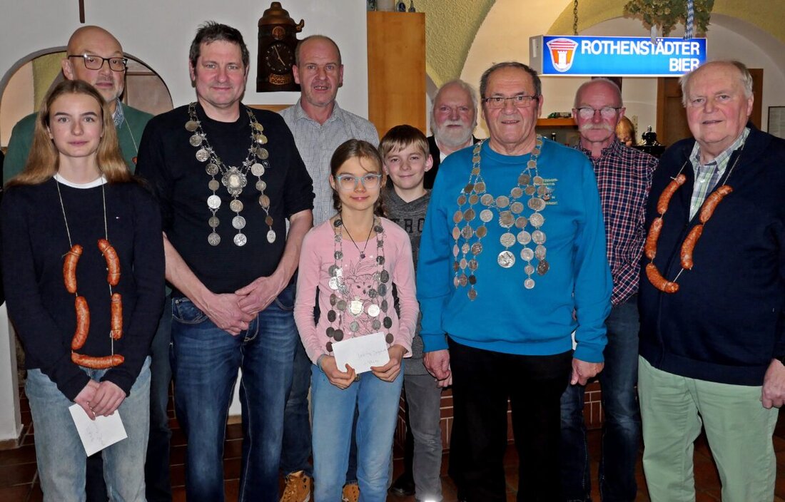 Ullersricht. Die Schützengesellschaft Hubertus Ullersricht krönte zum Jahresende ihre Schützenkönige und ehrte Vereinsmeister in verschiedenen Disziplinen.