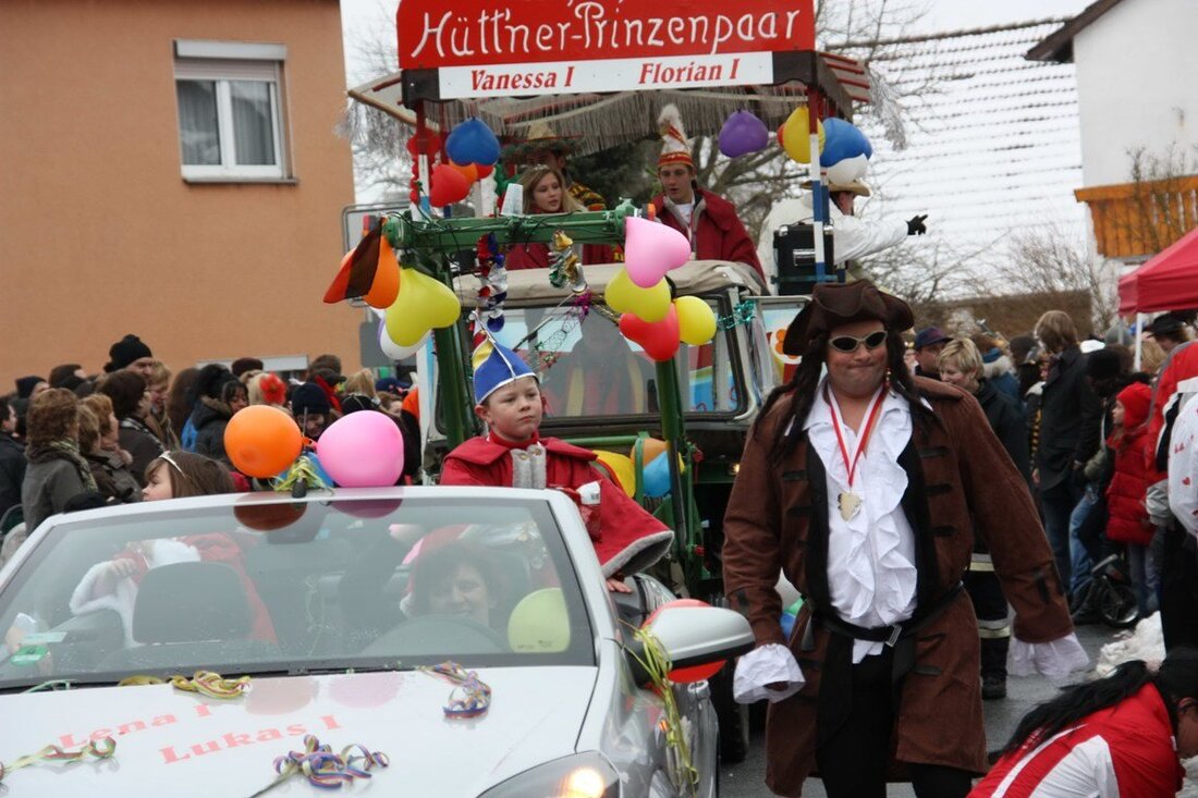 Grafenwöhr. Die Freude darüber, dass der “legendäre Hüttener Faschingszug” wieder ins Leben gerufen werden soll, war groß. Mit Verwunderung und etwas ernüchtert über die Terminwahl reagierten aber viele mit einem Blick [&hellip;]
