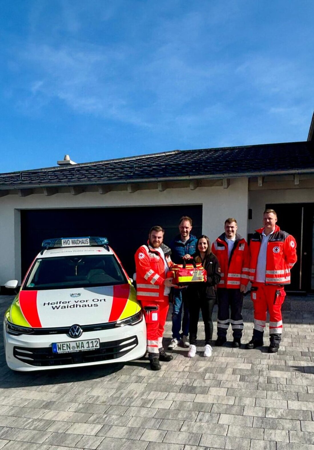 Waidhaus. Die Familie Sauer hat einen speziell für Kinder ausgestatteten Notfallkoffer an die Helfer vor Ort gespendet. Dieser Koffer ergänzt die Ausrüstung der ehrenamtlichen Helfer.