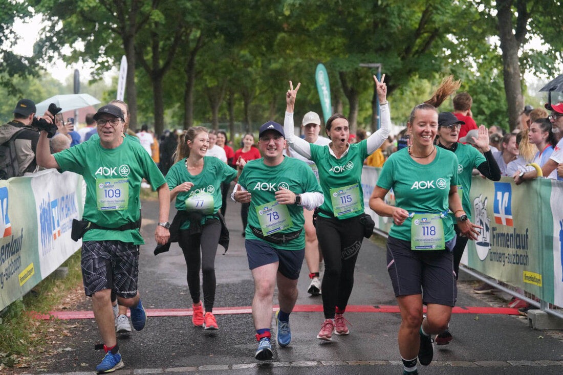 Amberg. Der Countdown läuft: Bald startet der VR Bank Firmenlauf Amberg-Sulzbach 2026 in die Hybridphase. Ab dem 8. Juni sammeln die Teams vier Wochen lang weltweit und rund um die Uhr ihre Kilometer im Alltag – egal ob beim Spaziergang, Walken oder Joggen. Jeder Schritt zählt.