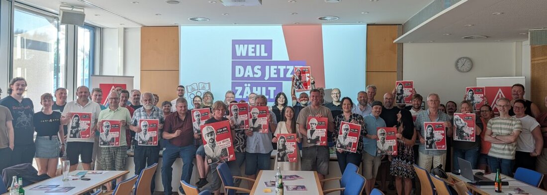 Amberg. Bei der IG-Metall-Delegiertenversammlung im ACC bekräftigten die Teilnehmenden: Wir lassen uns nicht spalten. Unter dem Motto „Sozial ist mehr wert“ fordern sie sichere Arbeit, starke Rente und bezahlbares Wohnen.