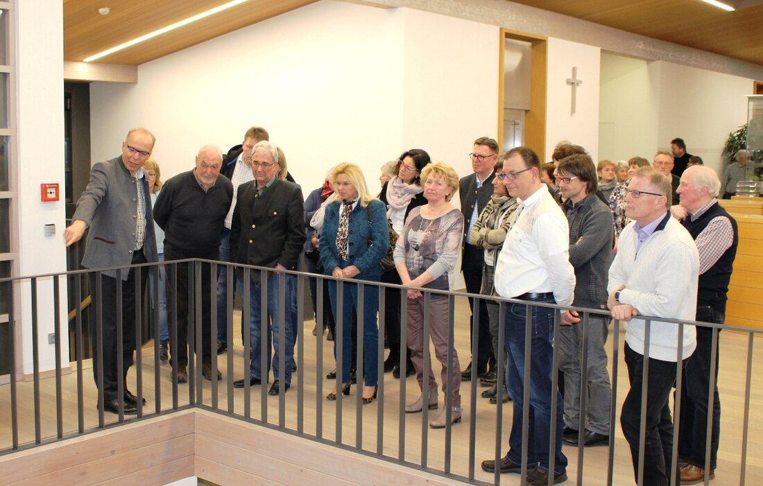 Falkenberg. Zum ersten Stammtisch im Jahr 2016 stattete der “Initiaktivkreis” Tirschenreuth den Ingenieuren Gropengießer und Zrenner, besser bekannt unter dem Namen IGZ in Falkenberg, einen Besuch ab.  Rund 50 an der [&hellip;]