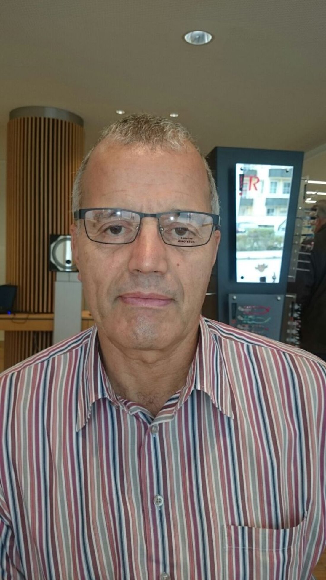 Floß. Der Flosser Erwin Kreisel (57) ist seit Montagnachmittag verschwunden. Wie die Polizei jetzt mitteilte, wurde die Suche nach dem Familienvater jetzt eingestellt.  Von Yvonne Sengenberger Das Firmenfahrzeug des Flossers [&hellip;]