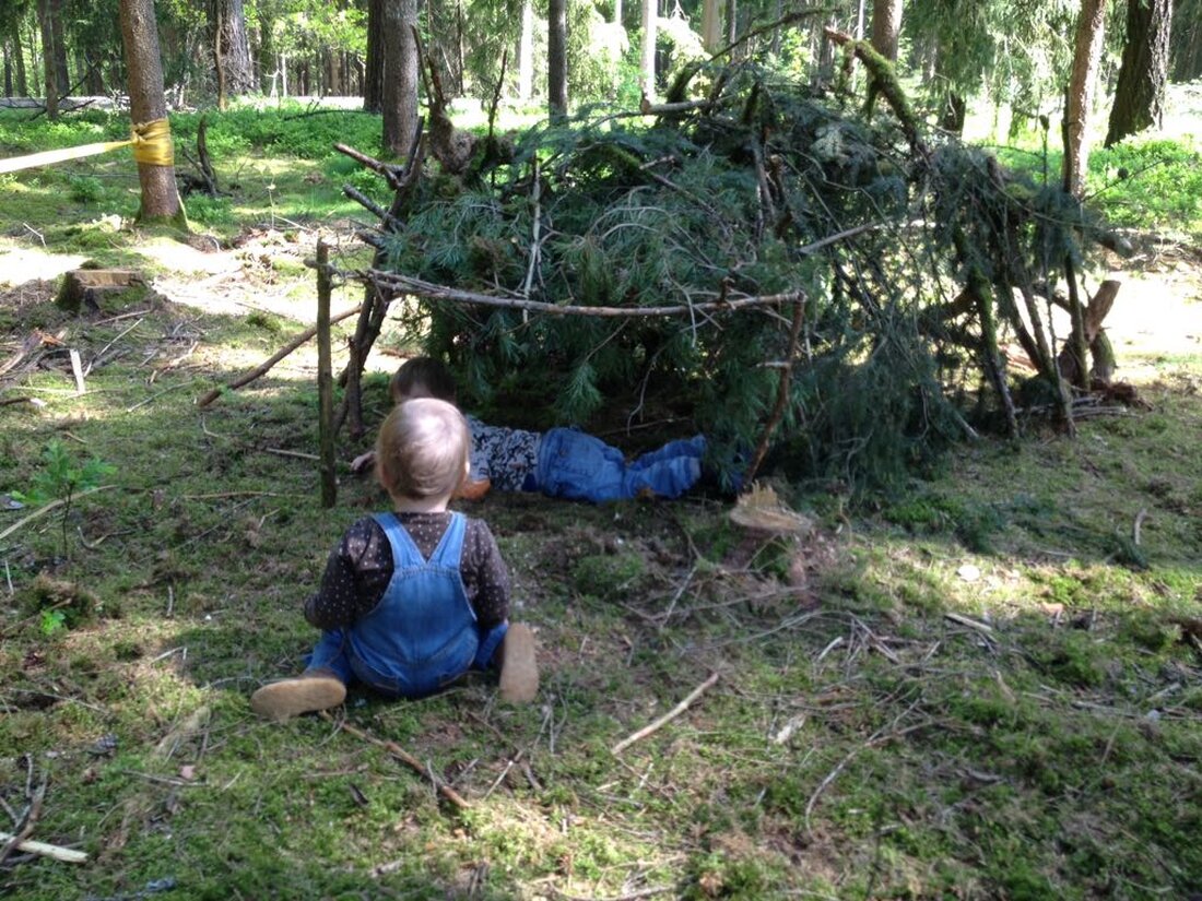 Eschenbach. Wer macht so etwas? Ein Unbekannter mit gehörig Zerstörungswut hat im Waldkindergarten Eschenbach randaliert.  Wie die Polizei Eschenbach mitteilt, hat der Randalierer Inventar des Waldkindergartens in Eschenbach beschädigt. Unter [&hellip;]