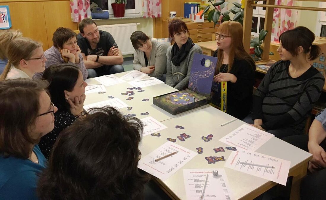 Wurz. Dieser Abend kommt bei den “großen Kindern” immer besonders gut an. Denn dann dürfen sie sich wieder fühlen wie im Kindergarten.  Wie jedes Jahr veranstaltete der Kindergarten Wurz auch [&hellip;]