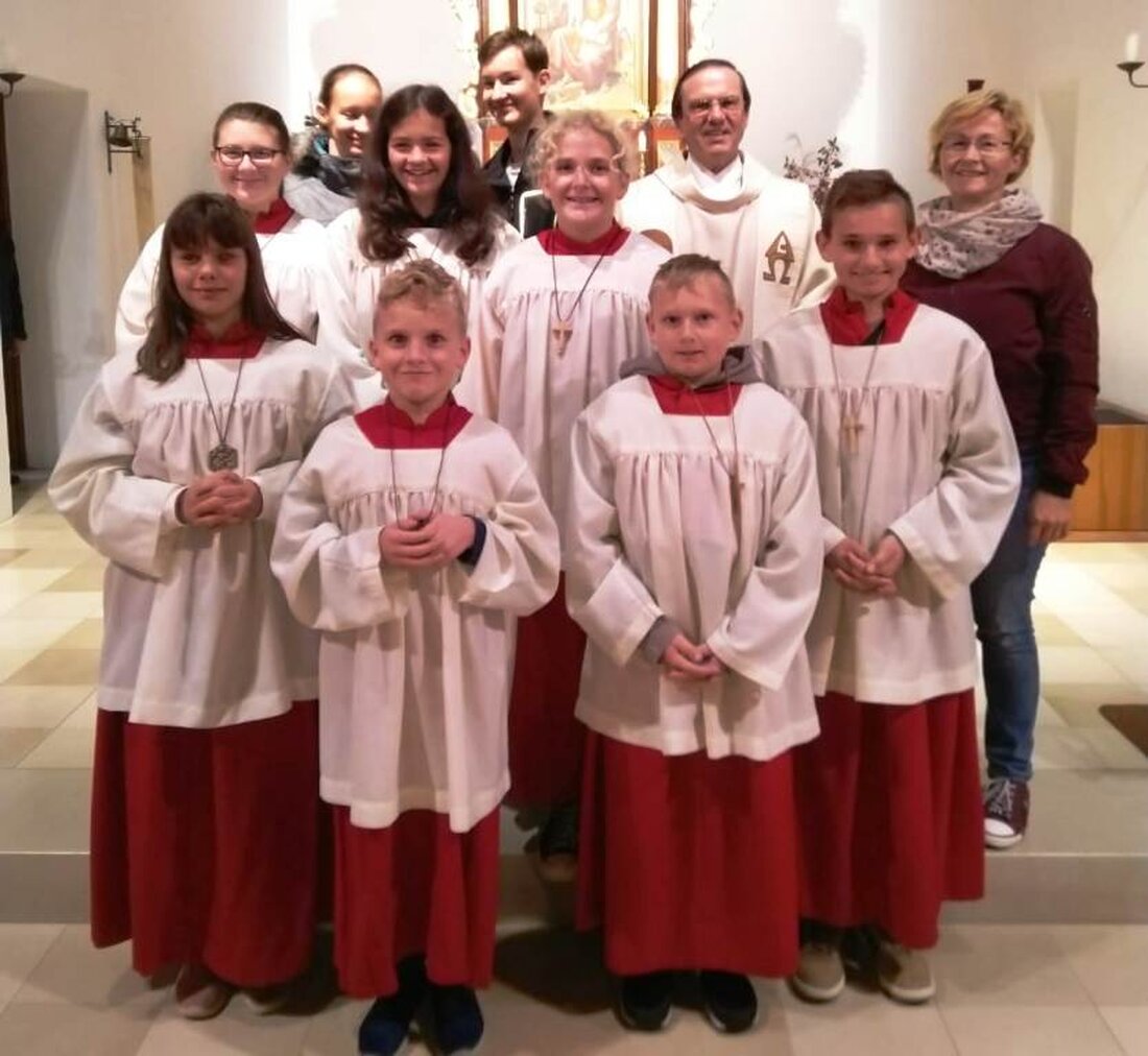 Hütten. In einem Gottesdienst, zu dem alle Ministranten feierlich einzogen, wurden mit Emma Schönberger und Felix Brändl zwei neue Ministranten in die Gemeinschaft der Messdiener aufgenommen. Von Doris Mayer-Englhart Passend [&hellip;]