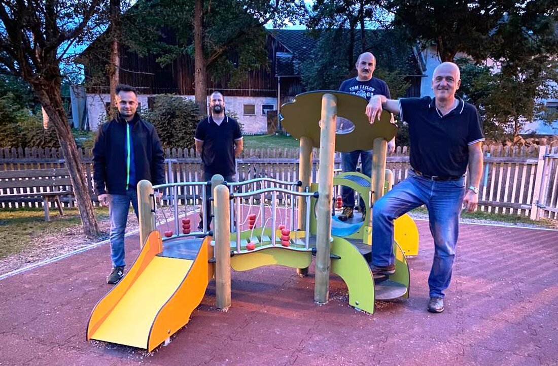 Schwarzenbach. Um den Spielplatz im „Moos“ für die ganz kleinen Schwarzenbacher interessanterzu machen, beschloss der Gemeinderat, dass ein neues Spielgerät angeschafft werden soll. Zum Aufbau des Spielgeräts hat sich der [&hellip;]