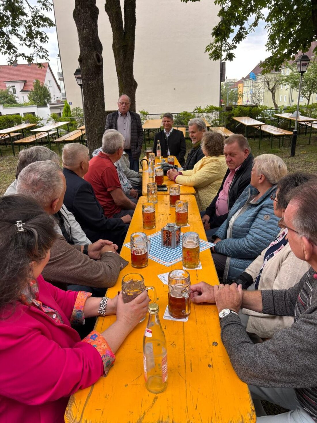 Weiden. Beim Treffen der Seniorenunion forderte CSU-Fraktionschef Zeitler mehr Seniorenwohnungen, mehr Sicherheit und solide Finanzen, auch Baugebiete und Buslinien waren Thema.