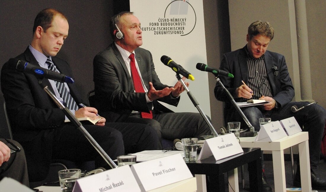 Weiden. Der Deutsch-Tschechische Zukunftsfonds ruft mit seinem „Thema des Jahres 2016“ zum gemeinsamen Dialog und Engagement von Tschechen und Deutschen für eine offene Gesellschaft und gegen Fremdenhass auf. Die jüngsten Migrationswellen [&hellip;]