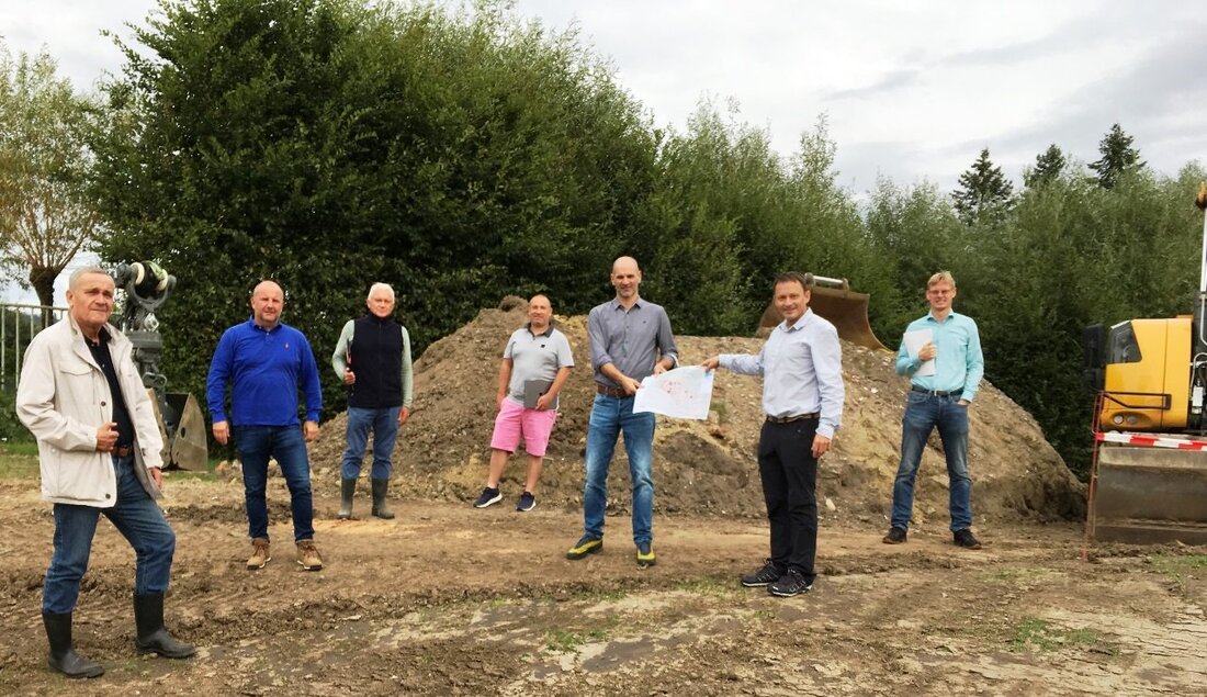 Weiden. Beim Spardabank-Stadion entstehen zwei weitere Kunstrasenflächen. Bevor diese Arbeiten aber beginnen können, hat die Stadt Weiden erst einmal die Firma HRS Kampfmittelerkundungs- und beratungs-GmbH aus Oberbayern beauftragt, die mögliche [&hellip;]