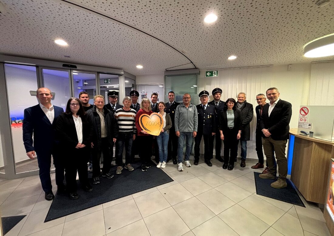 Pleystein. Die Volksbank Raiffeisenbank unterstützt mit 7.000 Euro aus dem Gewinnspar-Topf 14 Vereine und Einrichtungen vor Ort. Bei der Übergabe betonten Matthias Plödt und Gabriele Linder den Wert für Ehrenamt und Gemeinschaft.