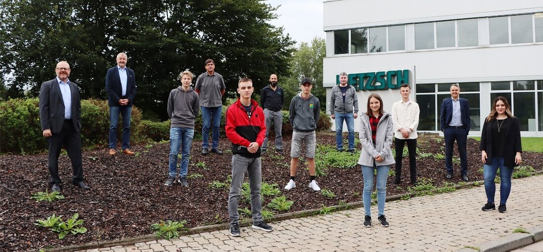 Selb/Tirschenreuth. Fünf junge Menschen starten in Tirschenreuth, Stockach und Selb bei Netzsch in die Berufe Zerspanungsmechaniker und Mechatroniker. Die Netzsch-Feinmahltechnik GmbH stellt Produktions- und Labormaschinen sowie komplette Fertigungslinien für die [&hellip;]