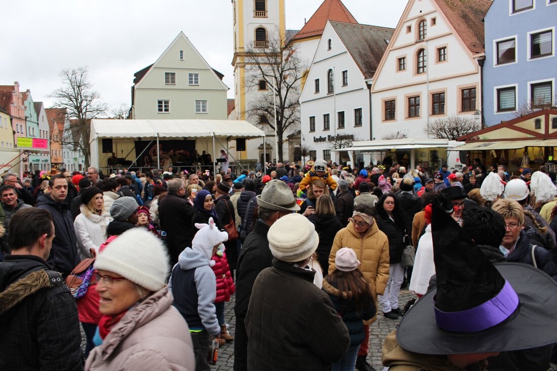 Weiden. Während der Faschingszeit bleiben bei der Stadt Weiden einige Büros zu. Auch Autofahrer müssen sich auf Behinderungen einstellen. Das Internationale Keramik-Museum ist an Fasching (Sa-Di) vom 10.- 13.02.18, geschlossen. Am [&hellip;]