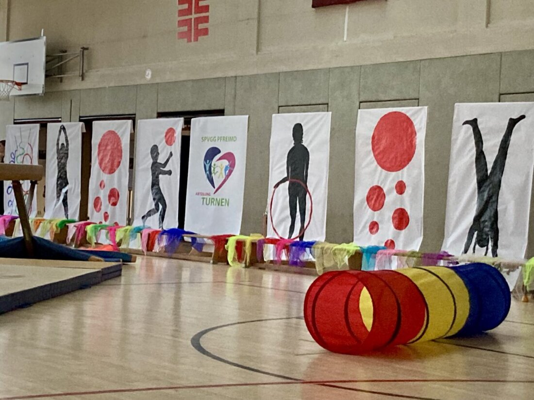 Die Turnabteilung der SpVgg Pfreimd hätte gern schon ihr 50-jähriges gefeiert. Wurde sie damals noch von einer Pandemie gehindert, setzte sie am Freitagabend zum 55-jährigen ein umso fröhlicheres Fest um.