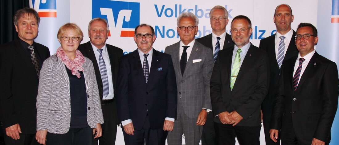 Weiden. Am Mittwoch fand in der Max-Reger-Halle in Weiden mit den Vertretern und Ersatzvertretern der Volksbank sowie zahlreichen Gästen und Mitarbeitern die 90. ordentliche Vertreterversammlung der Volksbank Nordoberpfalz eG statt. Überdurchschnittliches [&hellip;]