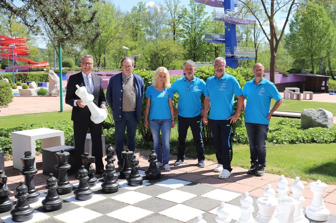 Tirschenreuth. Der April machte in diesem Jahr schon richtig Lust auf den Sommer und pünktlich zum Auftakt der sonnigen Monate zeigt sich auch das Freibad wieder von seiner besten Seite. [&hellip;]