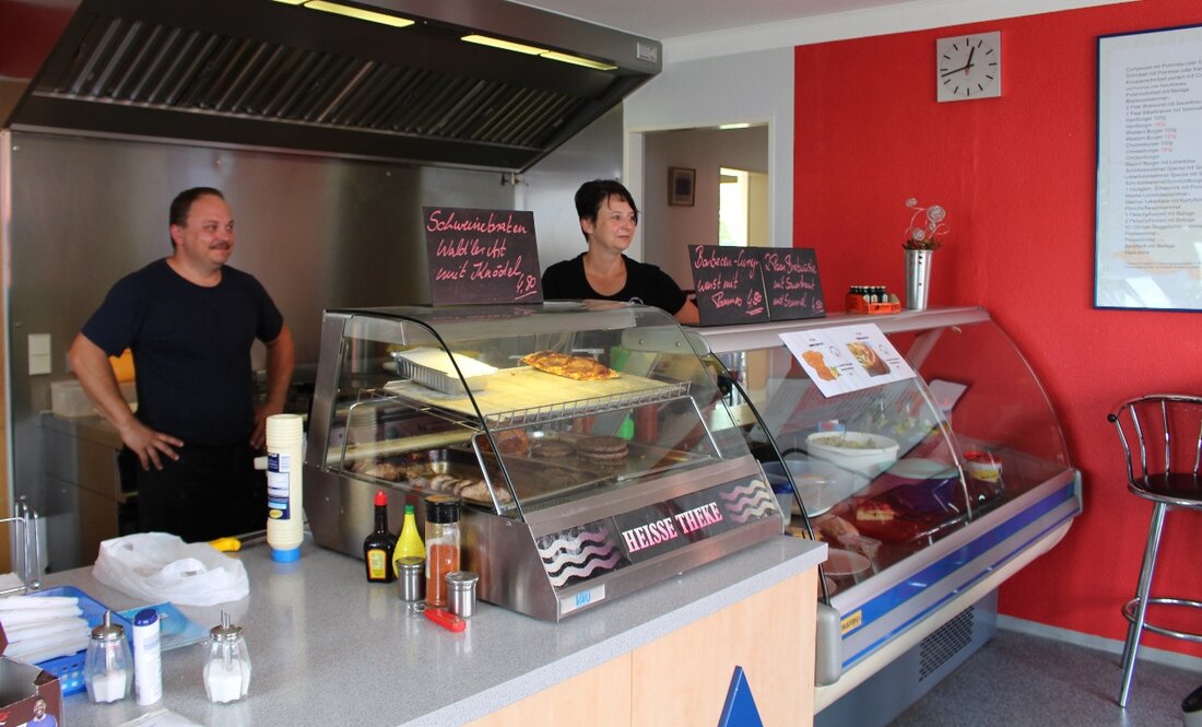 Weiden. Das Wetter ist heiß, der Sommer hat begonnen und somit ist auch die Biergartensaison wieder eröffnet. In Mike’s Imbiss Stüberl könnt ihr euch aber nicht nur ein kühles Getränk holen, sondern auch [&hellip;]