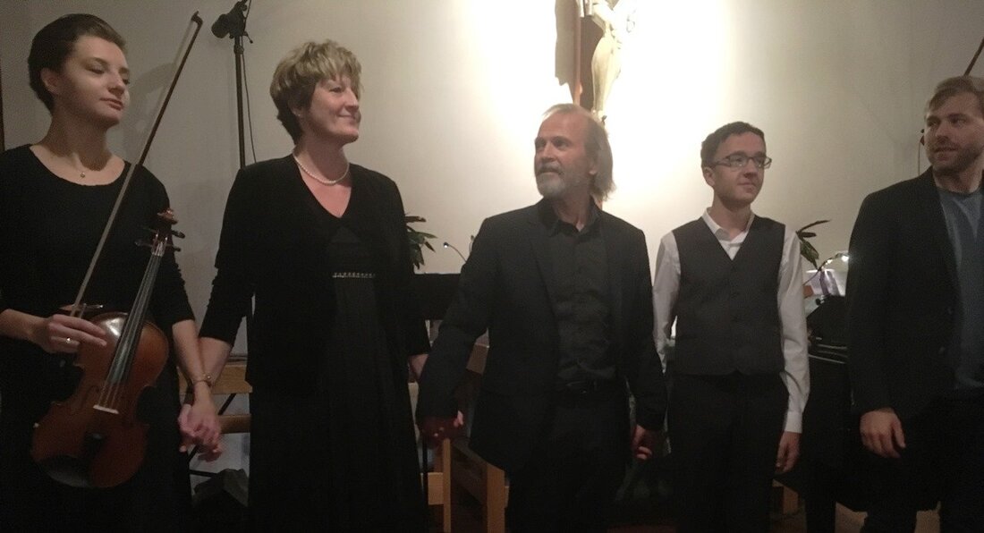 Parkstein. Die voll besetzte evangelische Kirche bebte: Künstler aus der Region sowie Schüler des Musikstudios gestalteten ein Konzert der Extra-Klasse. Obendrein erstaunte doch die Tatsache wie viel Mathematik in Sebastian [&hellip;]