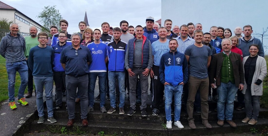 Moosbach. 1. Vorsitzender Helmut Meindl konnte sich zur Gründungssitzung für das Jubiläum 2021 über ein volles Sportheim freuen. Das Vorstands- und Ausschussteam haben laut Helmut Meindl bereits Vorarbeit geleistet und [&hellip;]