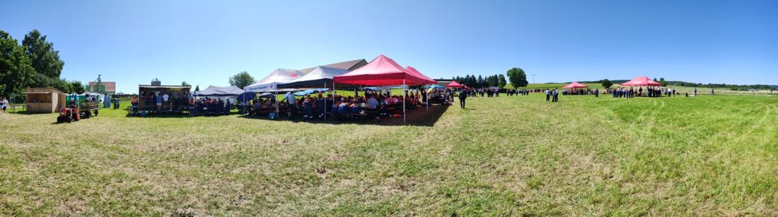 Moosbach. Am 21. Juni 2025 trafen sich über 245 Jugendliche zu einem Feuerwehrwettbewerb, wobei sie ihr Können in verschiedenen Disziplinen zeigten. Der Wettbewerb war ein Erfolg und unterstrich das Engagement in der Jugendarbeit.