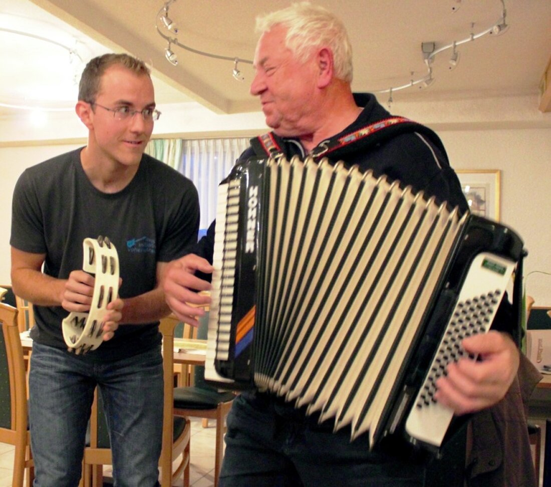 Vohenstrauß. Am Sonntag Abend lud die Musikinitiative Vohenstrauß e.V. (MiVoh) zum ersten Musiker-Stammtisch in den Gasthof zur Post ein. Viele Musiker – egal ob jung oder alt – waren der [&hellip;]