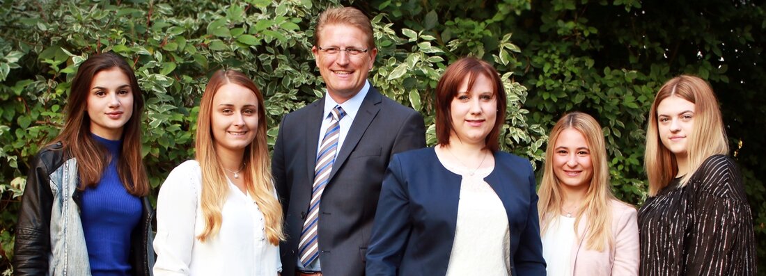 Waldsassen. Zum ersten September hieß die Firma CJS Bürodienstleistungen GmbH in Waldsassen vier neue Auszubildende willkommen. Die angehenden Kauffrauen für Büromanagement erhalten in ihrer dreijährigen Ausbildung zunächst Einblick in die verschiedenen [&hellip;]