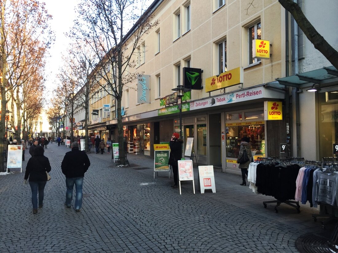 Weiden. Die richtige Intuition bewies eine Weidener Angestellte gestern: Sie stellte einen Ladendieb. Der aber gab sich so einfach nicht geschlagen.  Ein Weidener Kunde (39) kam einer Angestellten einer Drogerie [&hellip;]