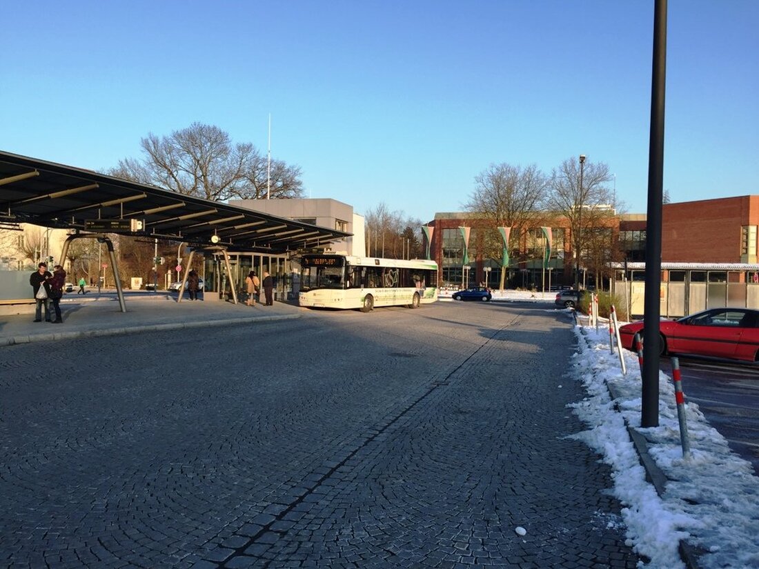 Weiden. Ein Grafenwöhrer (21) glänzte gestern in Weiden mit allem – nur nicht mit gutem Benehmen. Er fing unvermittelt Streit mit einer Weidenerin (16) an und wurde handgreiflich. Anschließend handelte [&hellip;]