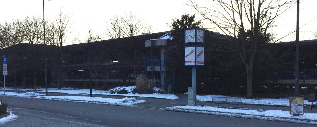 Weiden. Am Dienstag kam es bei einem Parkhaus in Weiden zu einer, vielleicht auch mehreren, Körperverletzung(en). Zwei Gruppen haben sich dort getroffen um ihre “Differenzen” zu klären.  Gestern gegen 21:50 Uhr [&hellip;]